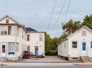 12 Hartford Ave E, Uxbridge, MA 01569