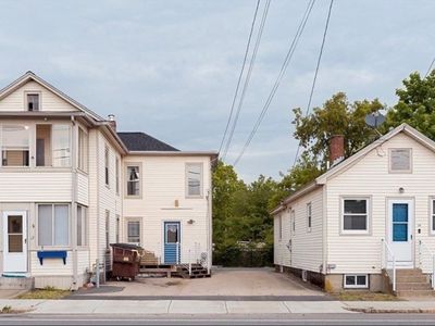 12 Hartford Ave E, Uxbridge, MA, 01569