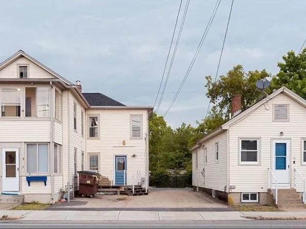 12 Hartford Ave E, Uxbridge, MA 01569