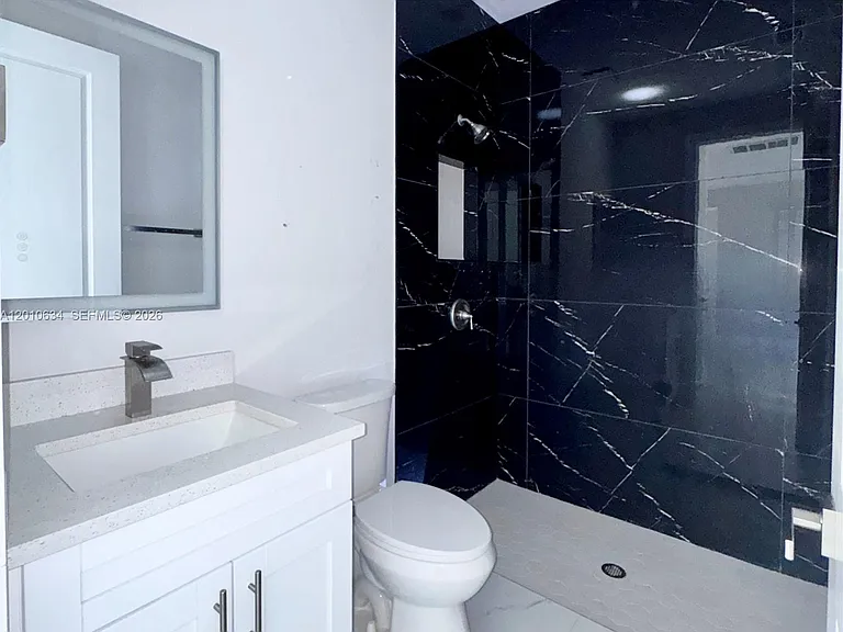819 Eisenhower Blvd #819 — Photo 10