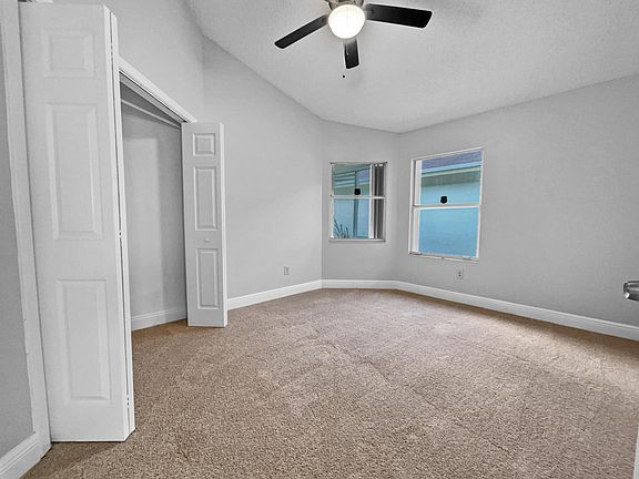 5th image of 1025 W Jasmine Lane