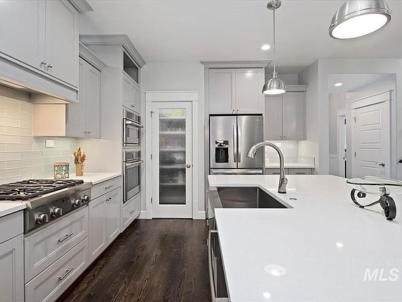 4th image of 5033 E Woodcarver Dr