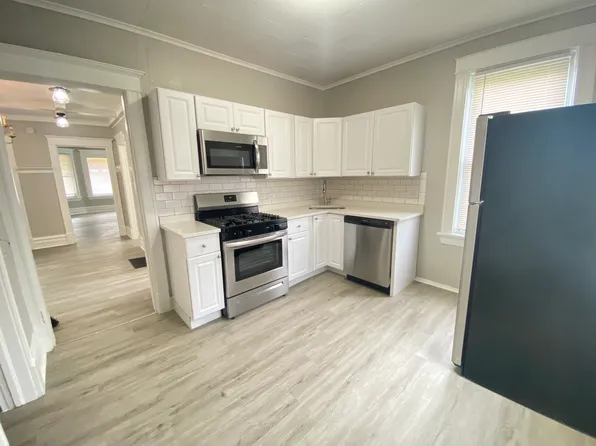 3842 W Division St, Chicago, IL 60651