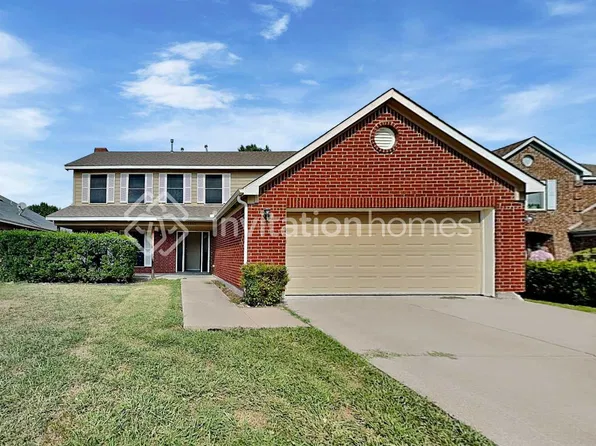 2860 Ironwood Dr, Grand Prairie, TX 75052