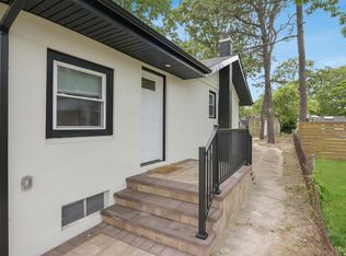 20 Pinehurst Ct, Selden, NY 11784