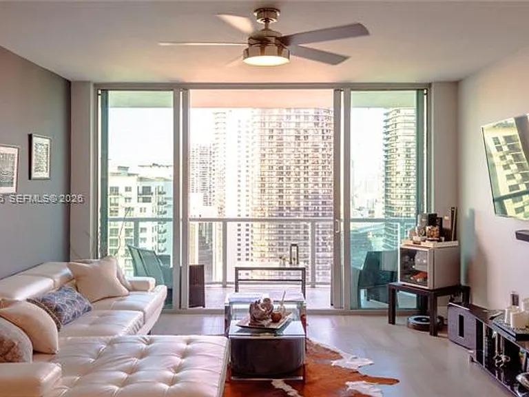 1111 SW 1st Ave #Penthouse 3822 — Photo 1