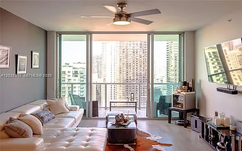 1111 SW 1st Ave #Penthouse 3822 Photo 1 1111 SW 1st Ave #Penthouse 3822 Photo 1