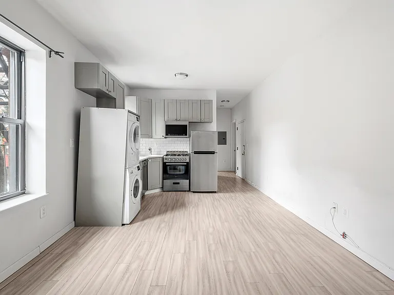 739 President St #4B — Photo 3