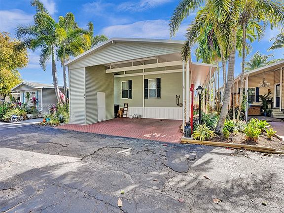 4th image of 3001 SW 18th Ter Lot 15