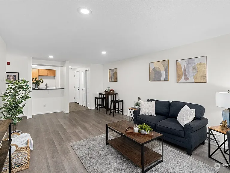 1124 N 92nd St #104 — Photo 3