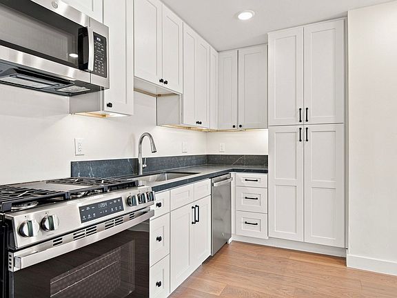 5th image of 4109-4115 Arizona St #4113