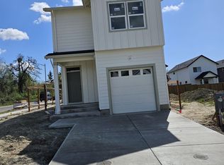 841 Chestnut Way, Silverton, OR 97381