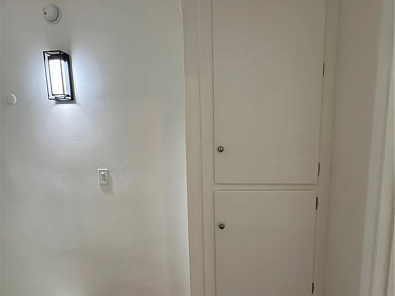 1164 Irving Ave #A — Photo 21