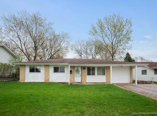 865 Woodlawn St, Hoffman Estates, IL 60169