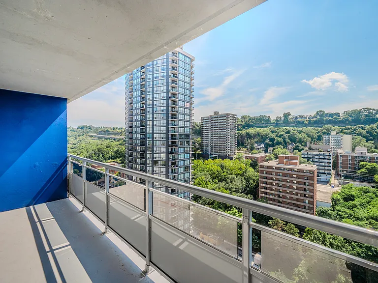 100 Forest Ave — Photo 10