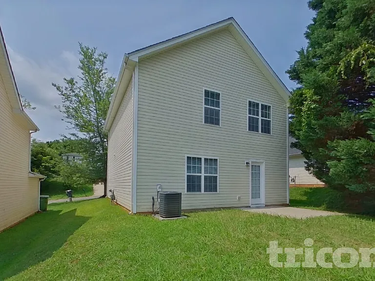 9514 Parkridge Dr — Photo 15