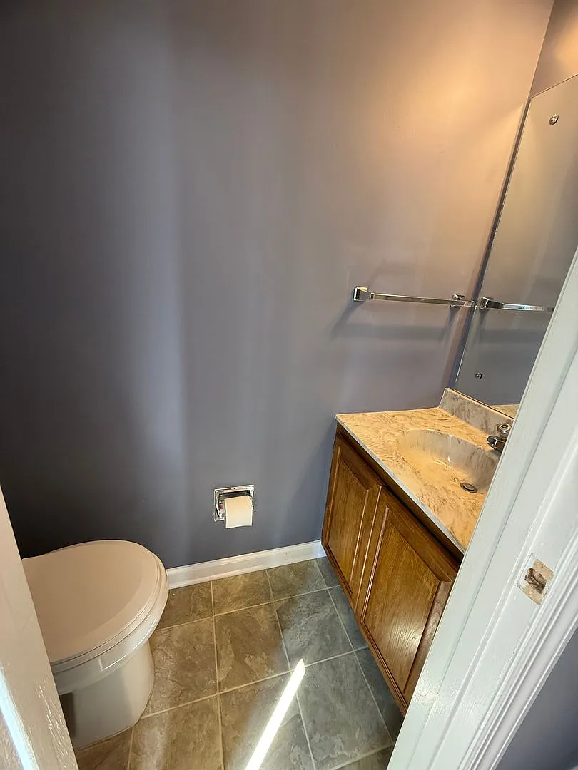 1BR/1.5BA Condo in Farragut Prime Location & Modern Comfort — Photo 4