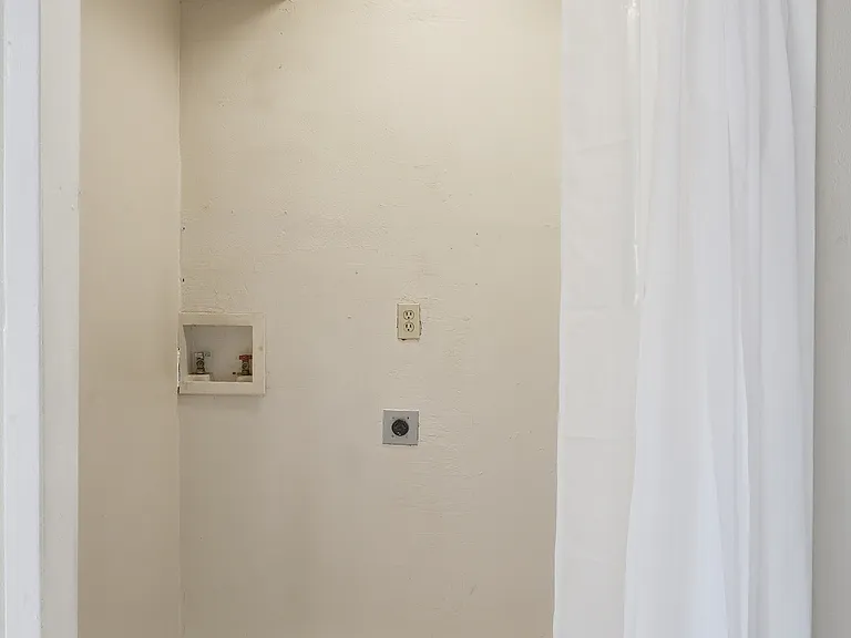 1373 Oakbluff Dr — Photo 11