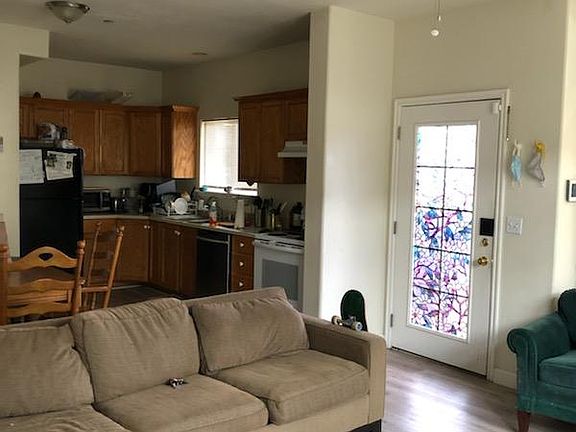 4th image of 125 Bixby St APT A