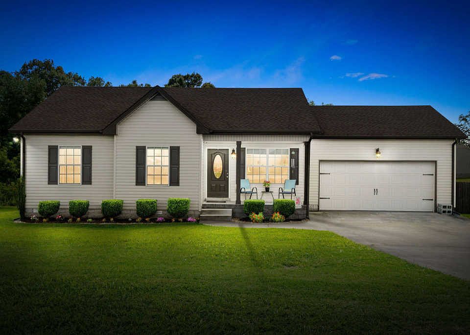 1st image of 552 Tracy Ln
