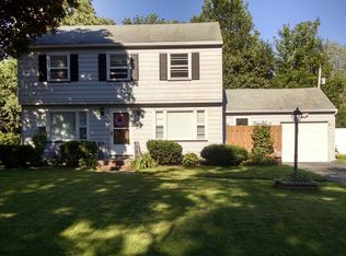 154 Long Meadow Dr, Rochester, NY 14621