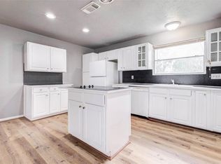 10306 Cheeves Dr, Houston, TX 77016