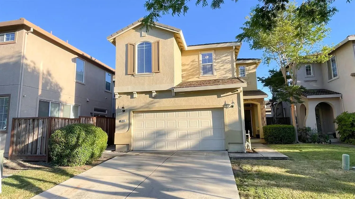 3 bed, 2.5 bath, 1552 sqft, $2,550 — Photo 1