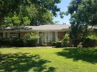 1942 Riverway Dr, Dallas, TX 75217