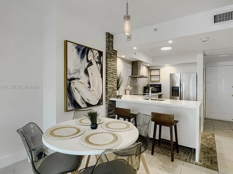 2501 S Ocean Dr #L16 — Photo 2