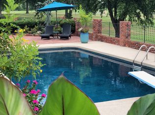 523 Fairway Dr, Broken Arrow, OK 74011