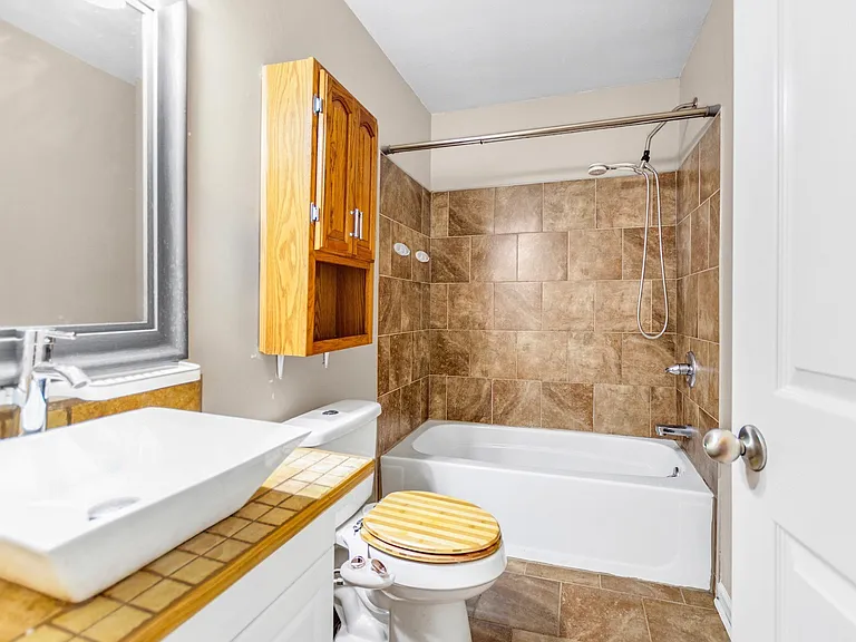 374 Treeland Dr — Photo 14