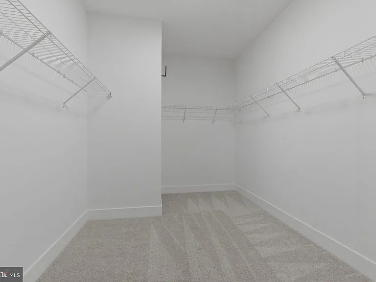 916 Waterview Dr — Photo 17
