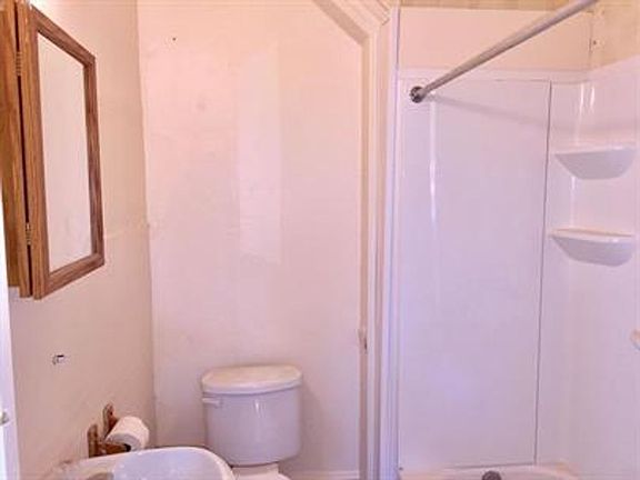 4th image of 2707 Saint Paul St #1F