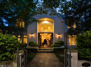 517 W Highland Dr, Seattle, WA 98119