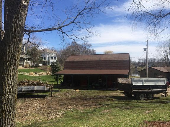 2nd image of 4440 Causeway Dr NE