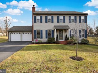 6 Ptarmigan Dr, Reading, PA 19606