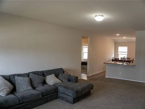 3rd image of 318 Cooper St