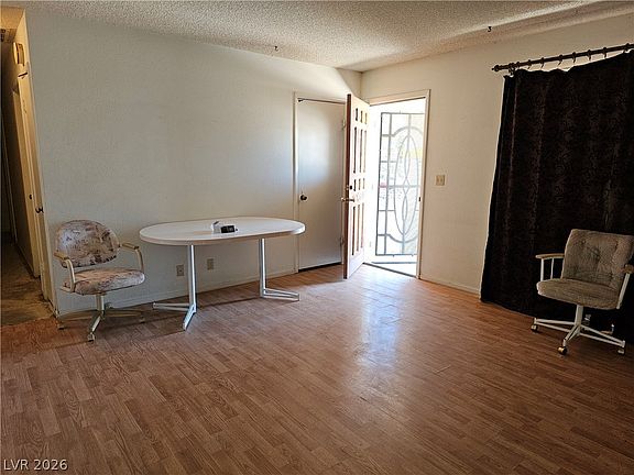5th image of 246 Winona Ct