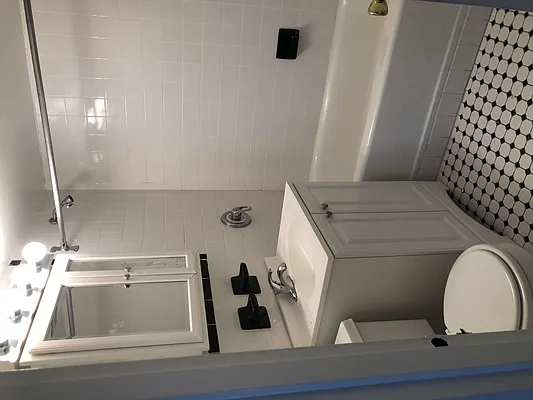 Rented by Mallory Management Corp | media 16