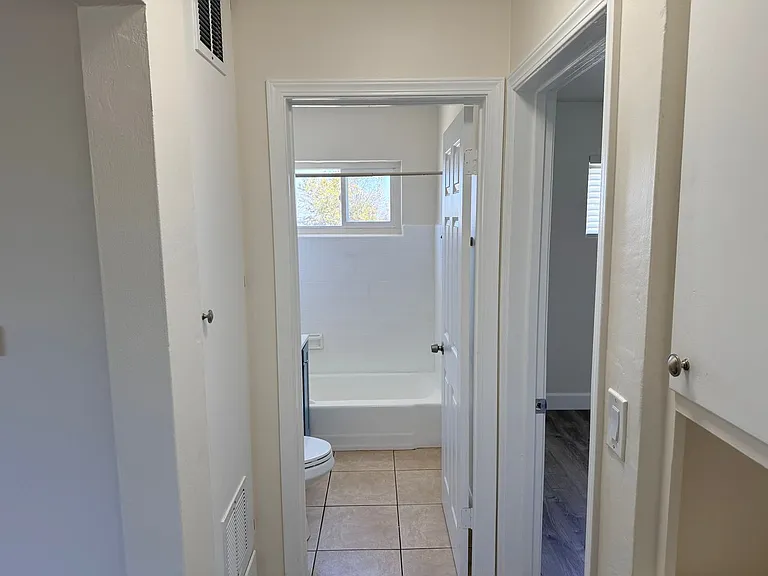 5273 Wightman St — Photo 20