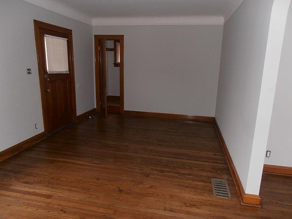 5th image of 5524 Northcliff Ave