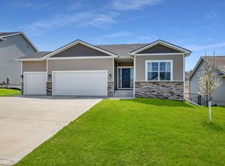 5365 Pleasant Ridge Rd, Pleasant Hill, IA 50327