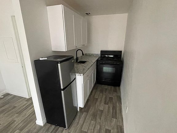 4th image of 120 E 33rd St #33RD120-10