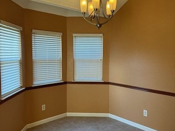 5th image of 2308 Wild Oak Ct
