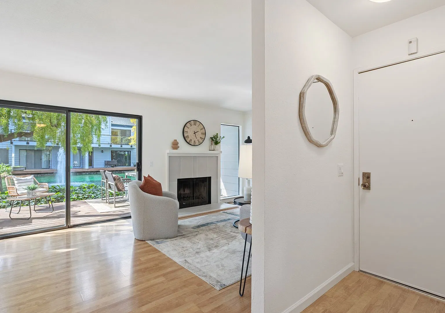 Renovated Ground Floor Condo with Lake Views at The Waters of Mountain View — Photo 3