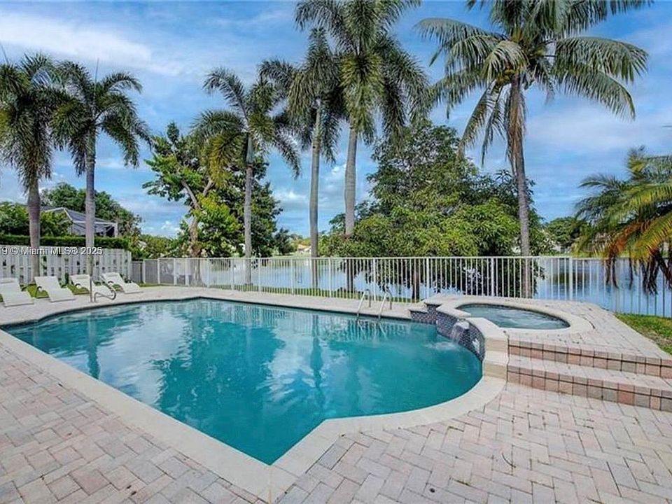 2nd image of 5348 SW 34th Way