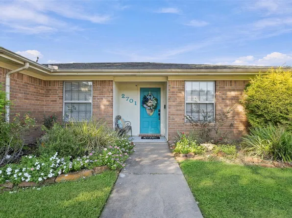 2701 Brook Bend Ln, El Campo, TX 77437
