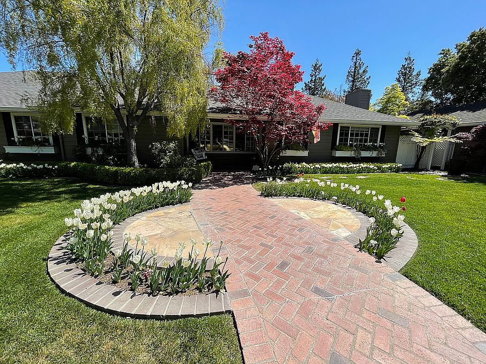Front walkway 