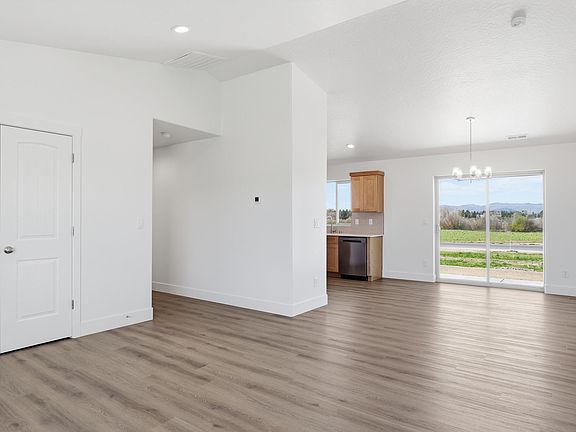 5th image of 1211 N Layton Ave