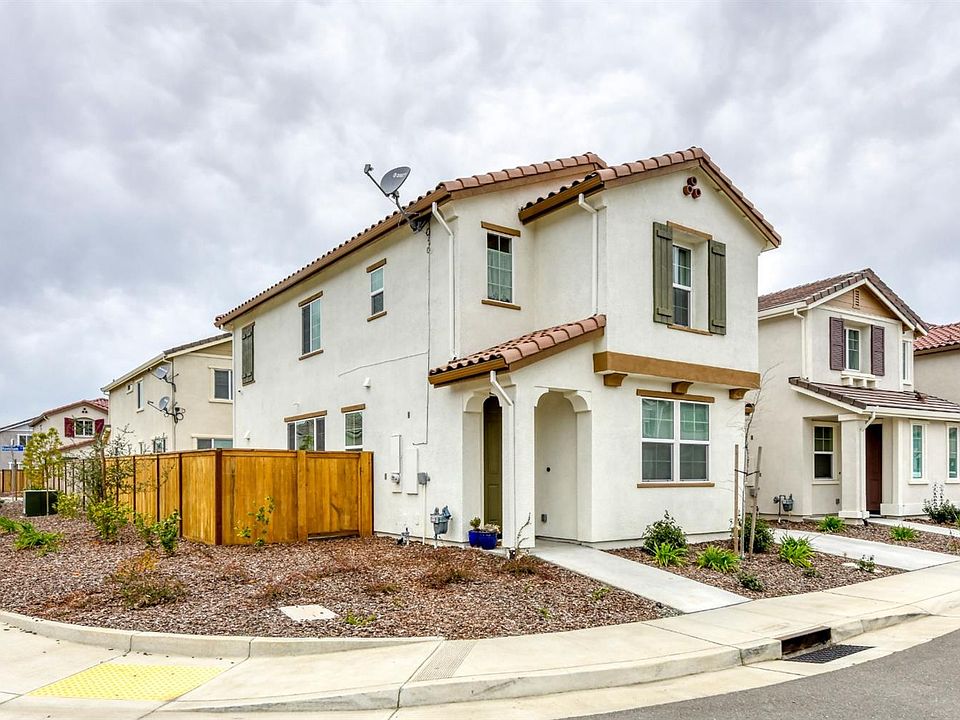 2nd image of 3250 Nathrop Way